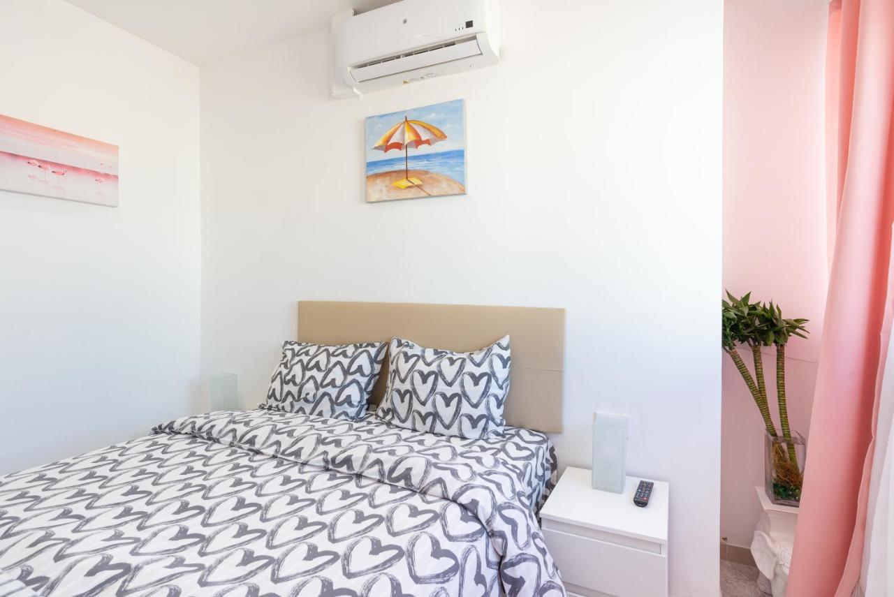 Rooms Breeze & Sun Малага Экстерьер фото