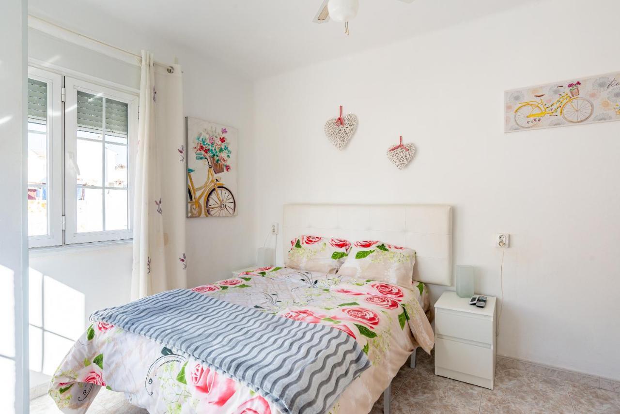 Rooms Breeze & Sun Малага Экстерьер фото