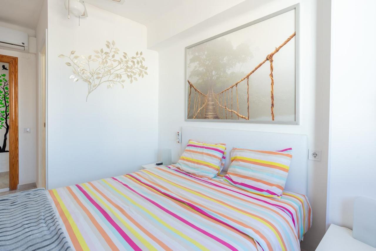 Rooms Breeze & Sun Малага Экстерьер фото