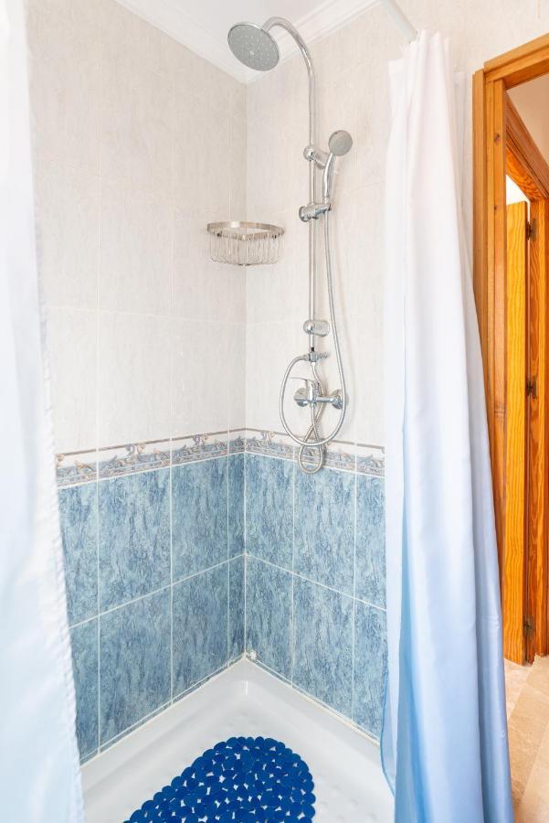 Rooms Breeze & Sun Малага Экстерьер фото