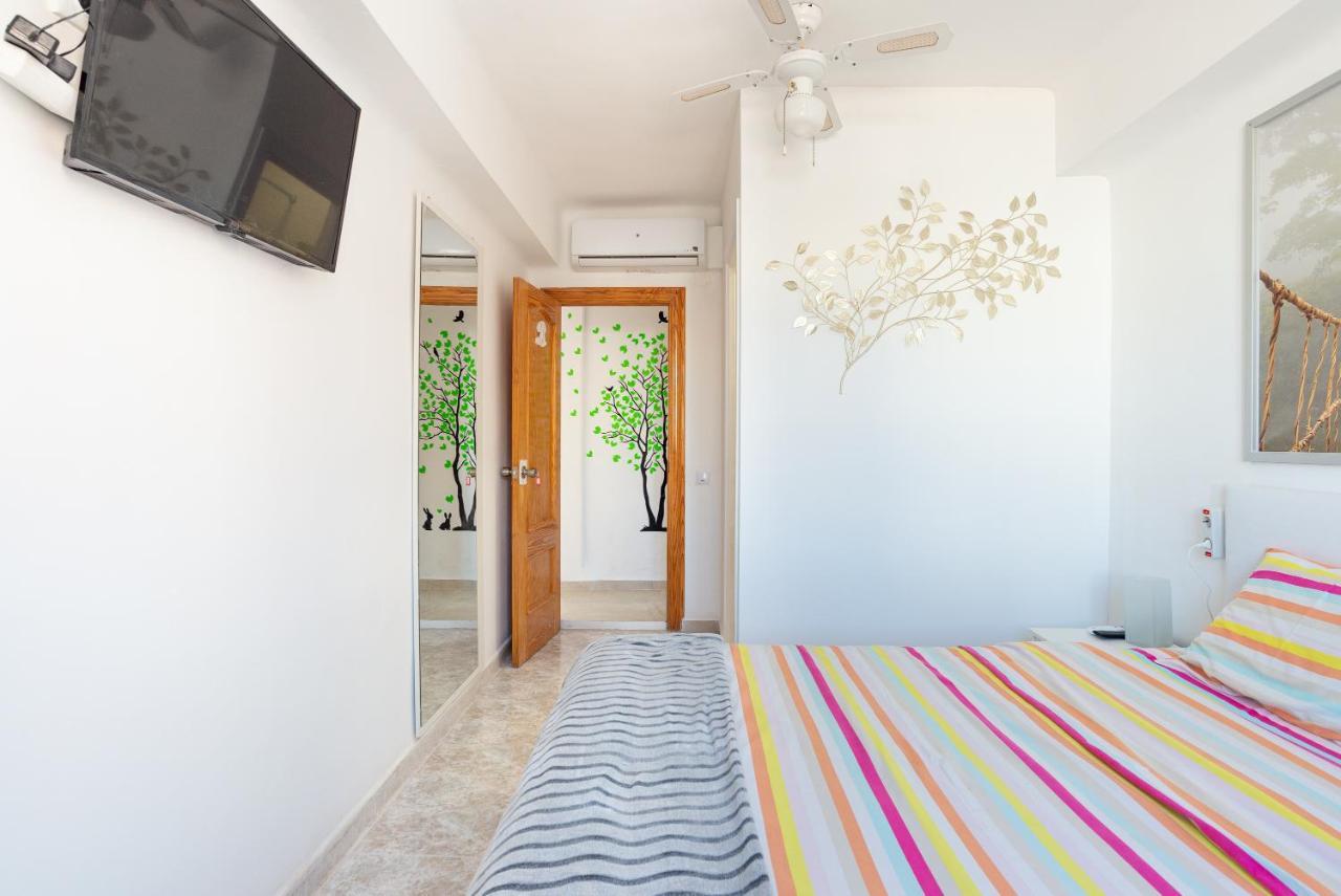 Rooms Breeze & Sun Малага Экстерьер фото